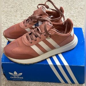 NEW - Adidas Flashback Originals Tennis Shoes